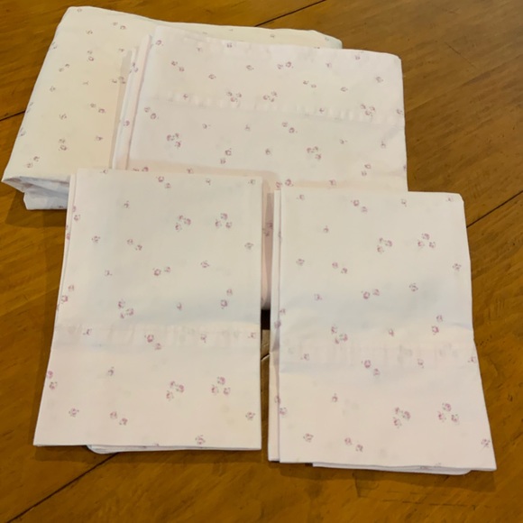 SOLD. DUPLICATED LISTING. - Picture 1 of 4